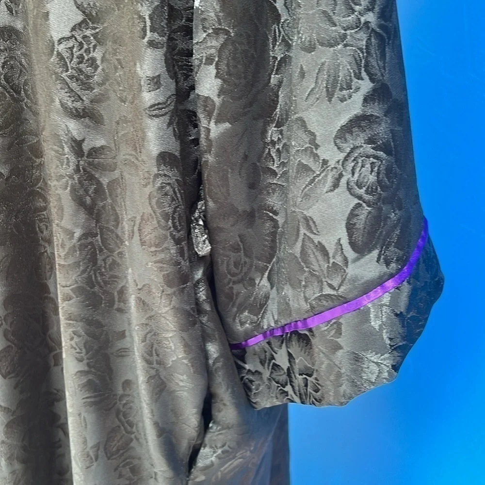 Victoria’s Secret robe Gold label black purple trim dark floral soprano mob wife